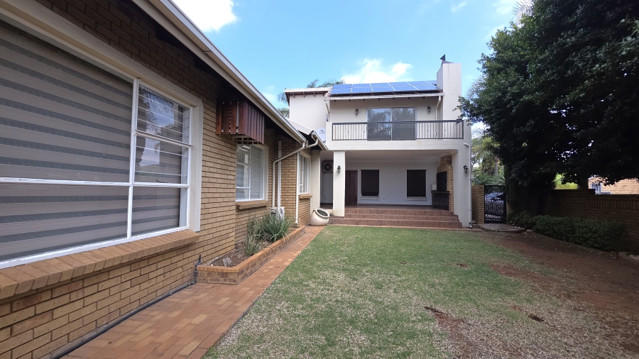 To Let 3 Bedroom Property for Rent in Eldopark Gauteng