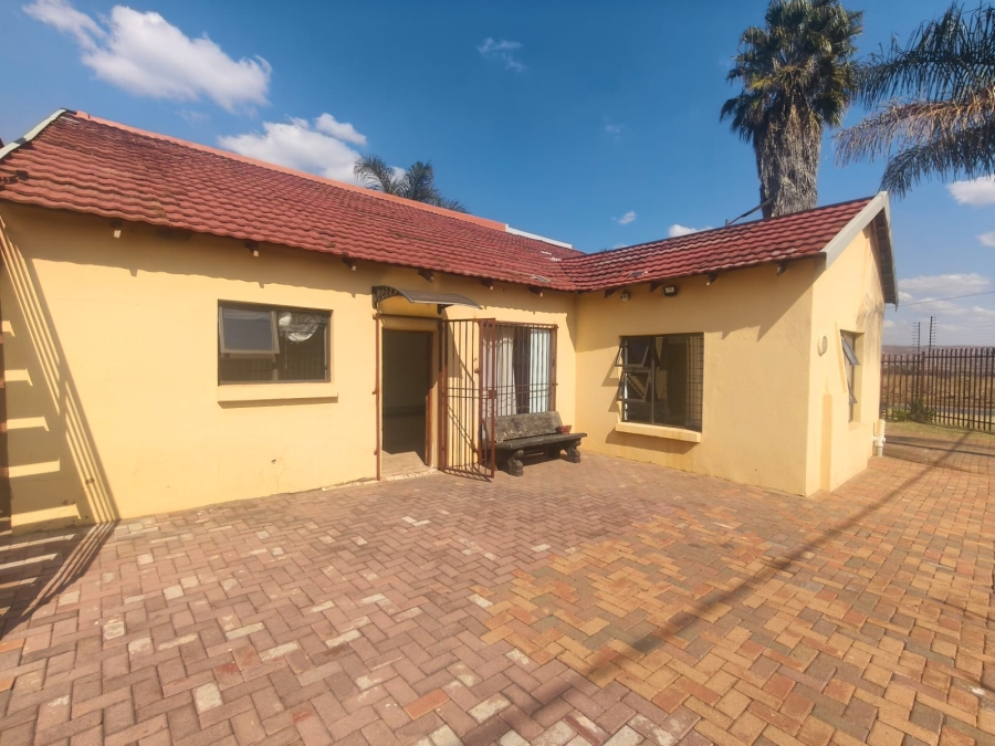 To Let 3 Bedroom Property for Rent in Erasmia Gauteng