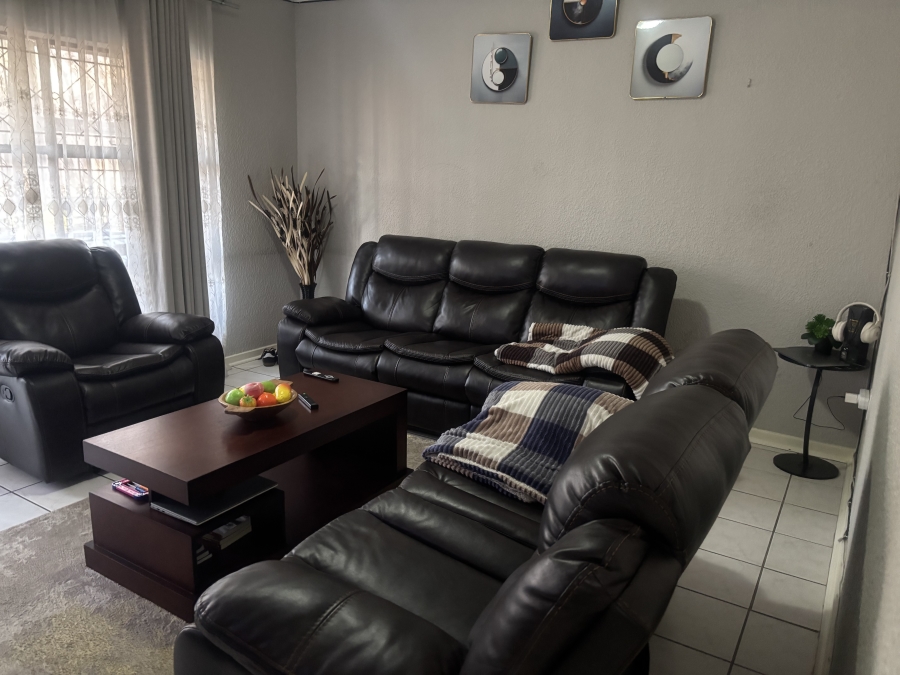 2 Bedroom Property for Sale in Kenilworth Gauteng