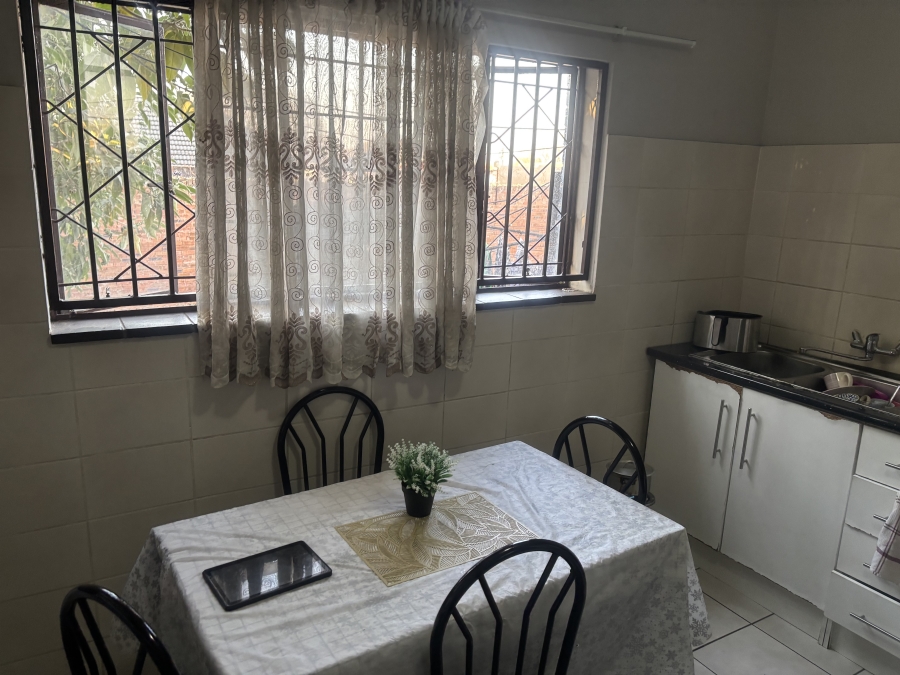 2 Bedroom Property for Sale in Kenilworth Gauteng