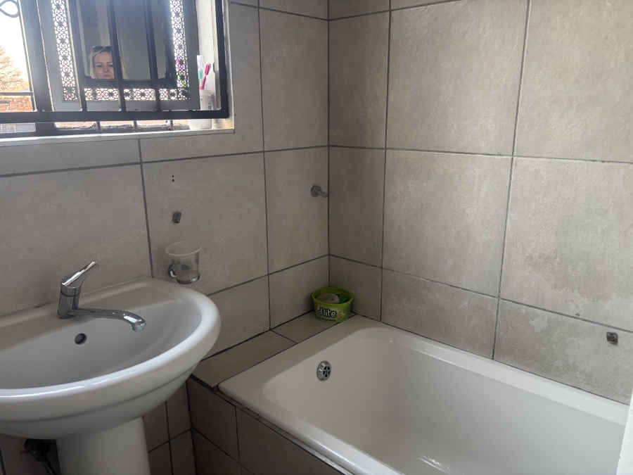 2 Bedroom Property for Sale in Kenilworth Gauteng