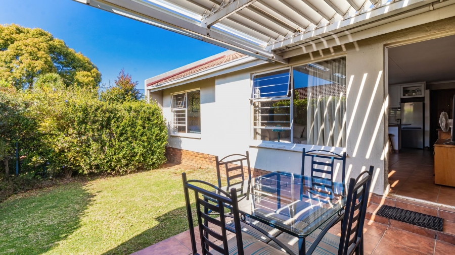 2 Bedroom Property for Sale in Magaliessig Gauteng