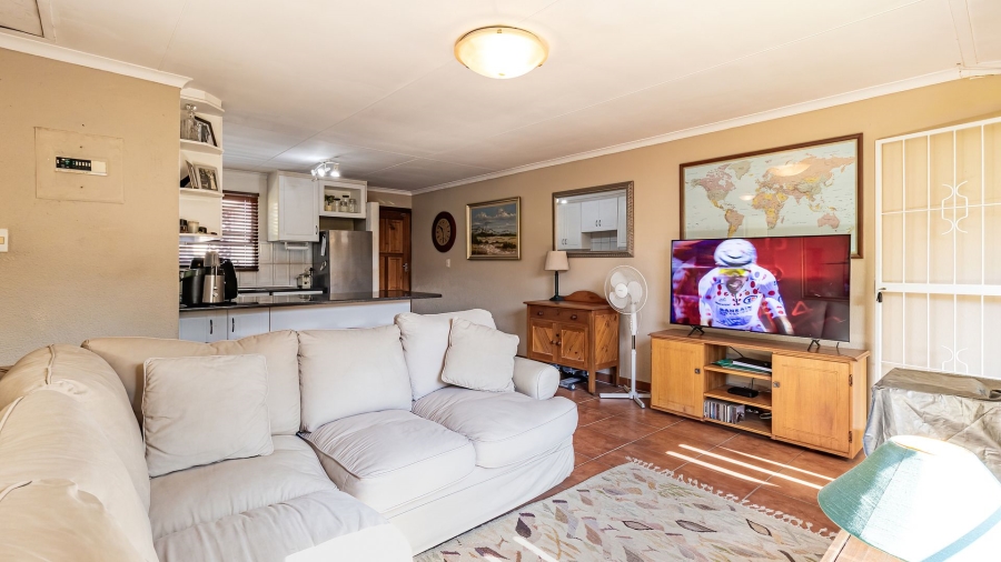 2 Bedroom Property for Sale in Magaliessig Gauteng