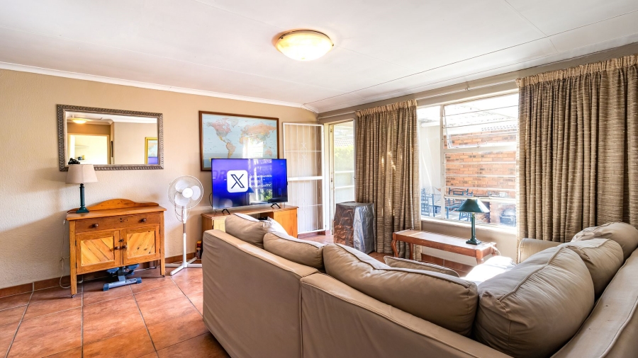 2 Bedroom Property for Sale in Magaliessig Gauteng
