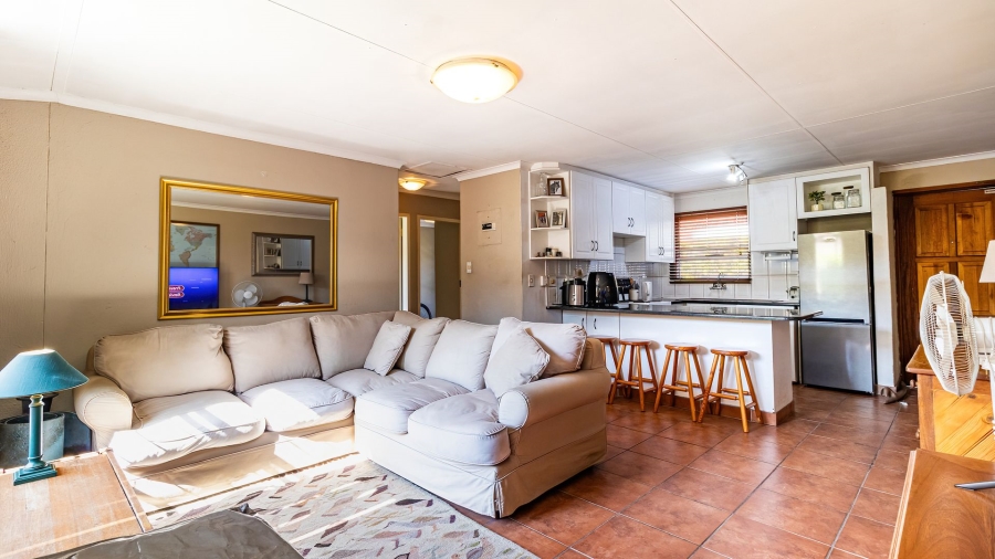 2 Bedroom Property for Sale in Magaliessig Gauteng