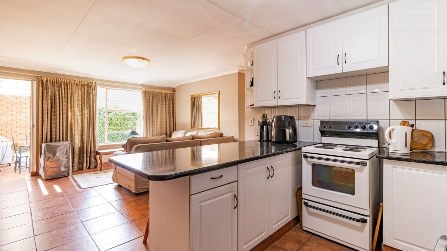 2 Bedroom Property for Sale in Magaliessig Gauteng