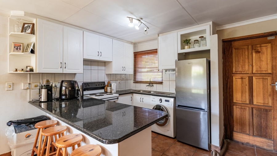 2 Bedroom Property for Sale in Magaliessig Gauteng