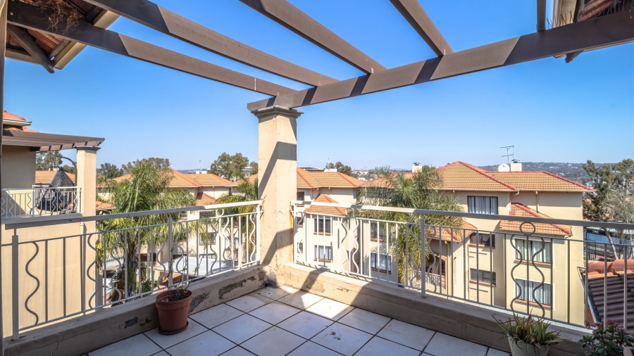 2 Bedroom Property for Sale in Sunninghill Gauteng