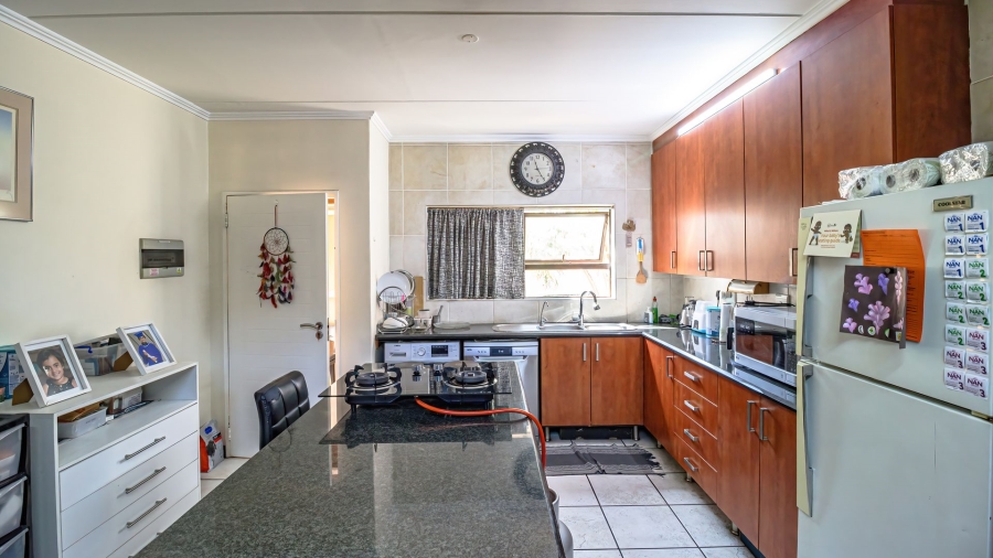 2 Bedroom Property for Sale in Sunninghill Gauteng