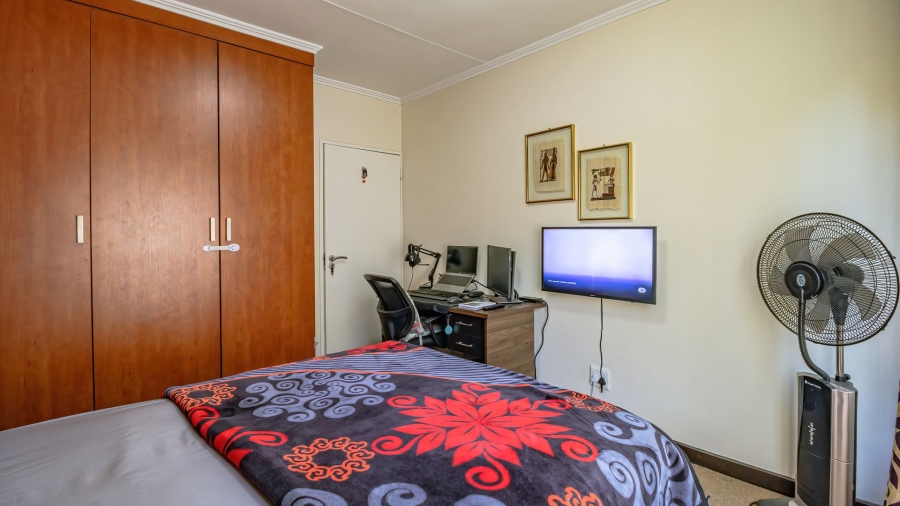 2 Bedroom Property for Sale in Sunninghill Gauteng