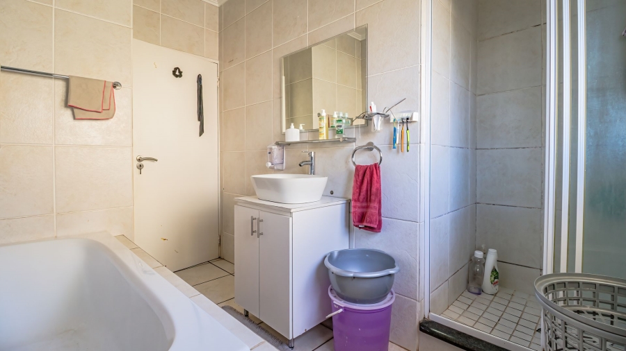 2 Bedroom Property for Sale in Sunninghill Gauteng