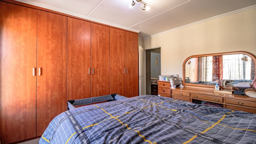 2 Bedroom Property for Sale in Sunninghill Gauteng