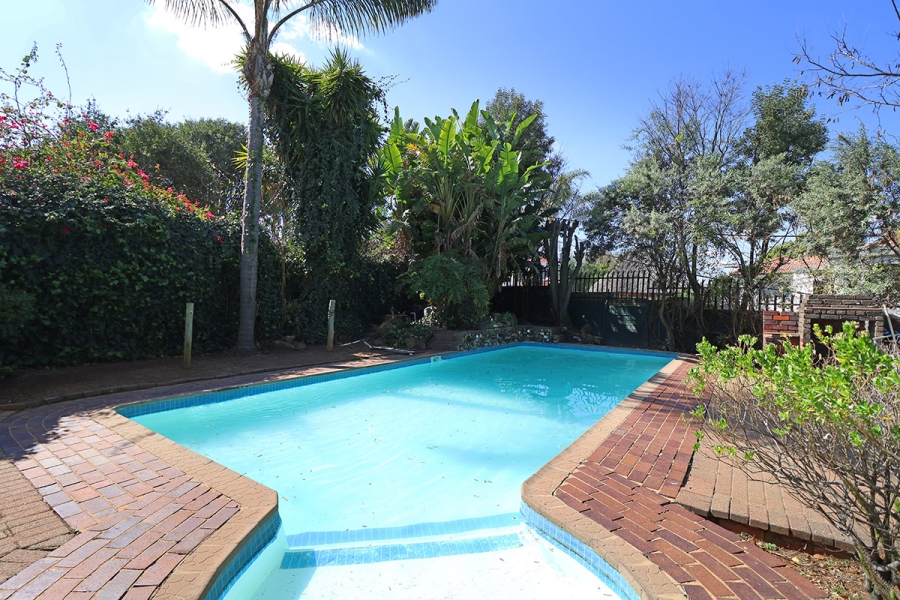 To Let 4 Bedroom Property for Rent in Weltevreden Park Gauteng