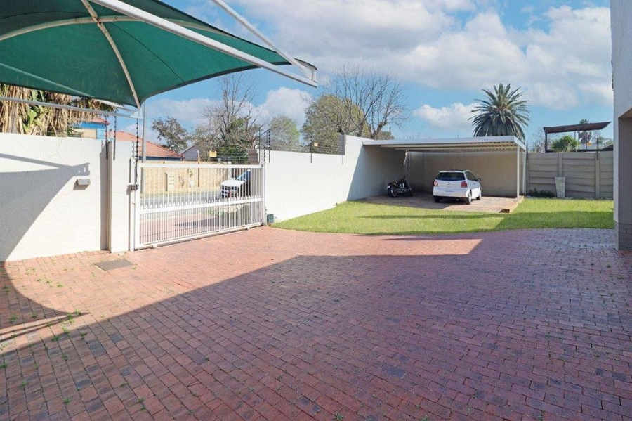 3 Bedroom Property for Sale in Eastleigh Ridge Gauteng