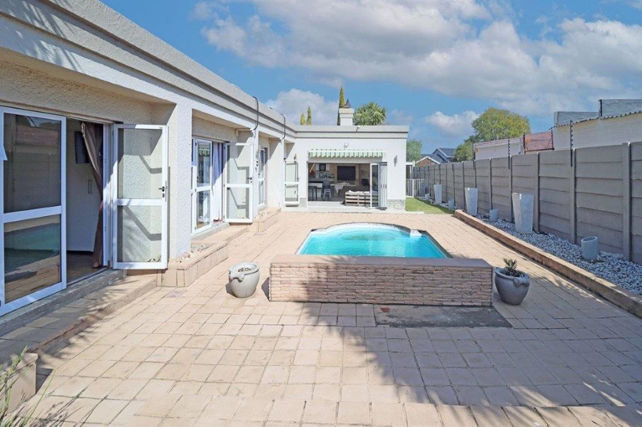 3 Bedroom Property for Sale in Eastleigh Ridge Gauteng