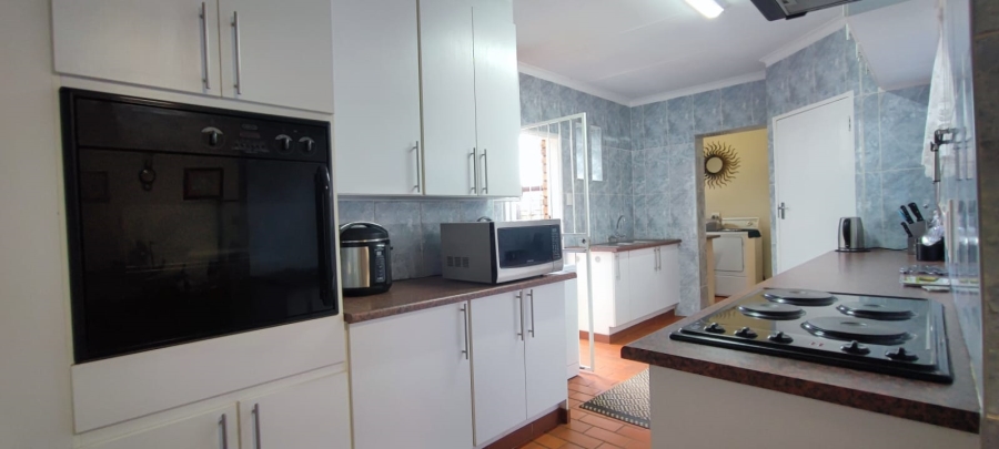 3 Bedroom Property for Sale in Rooihuiskraal North Gauteng