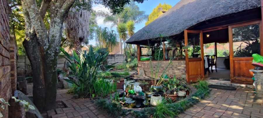 3 Bedroom Property for Sale in Rooihuiskraal North Gauteng