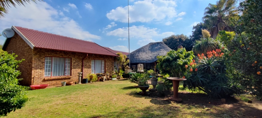 3 Bedroom Property for Sale in Rooihuiskraal North Gauteng