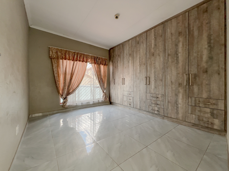 3 Bedroom Property for Sale in Birch Acres Gauteng