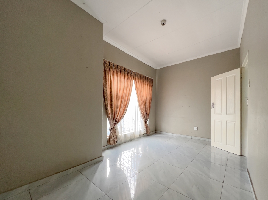 3 Bedroom Property for Sale in Birch Acres Gauteng