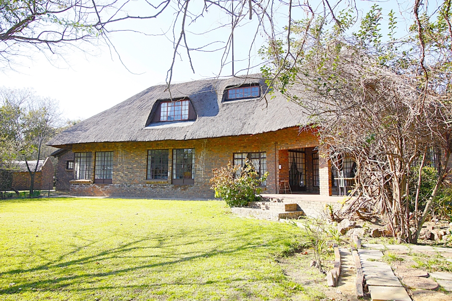 6 Bedroom Property for Sale in Glen Austin Gauteng