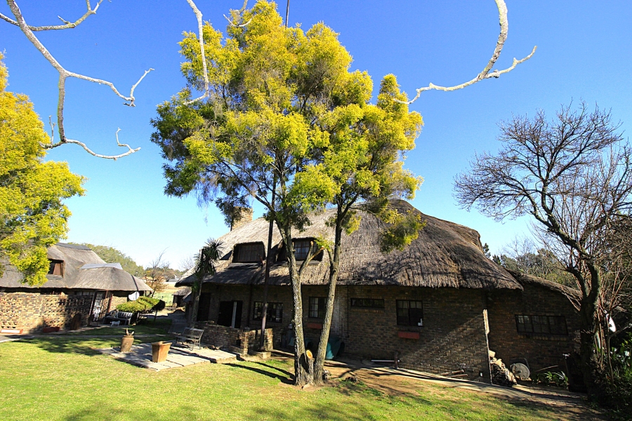 6 Bedroom Property for Sale in Glen Austin Gauteng