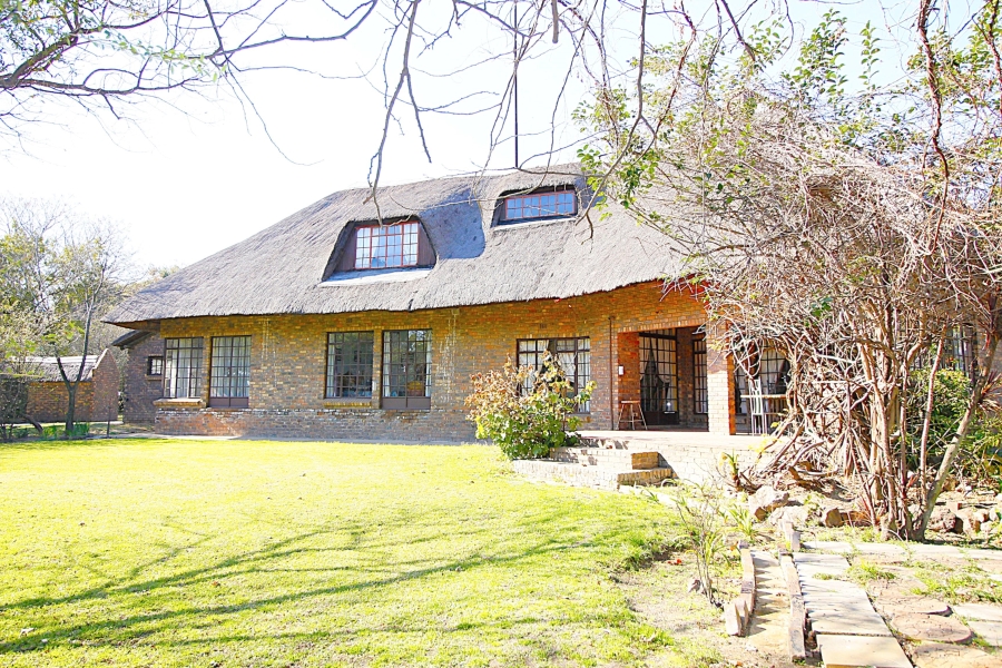 6 Bedroom Property for Sale in Glen Austin Gauteng