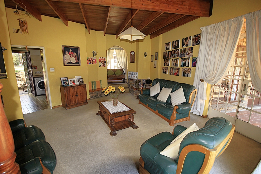 6 Bedroom Property for Sale in Glen Austin Gauteng