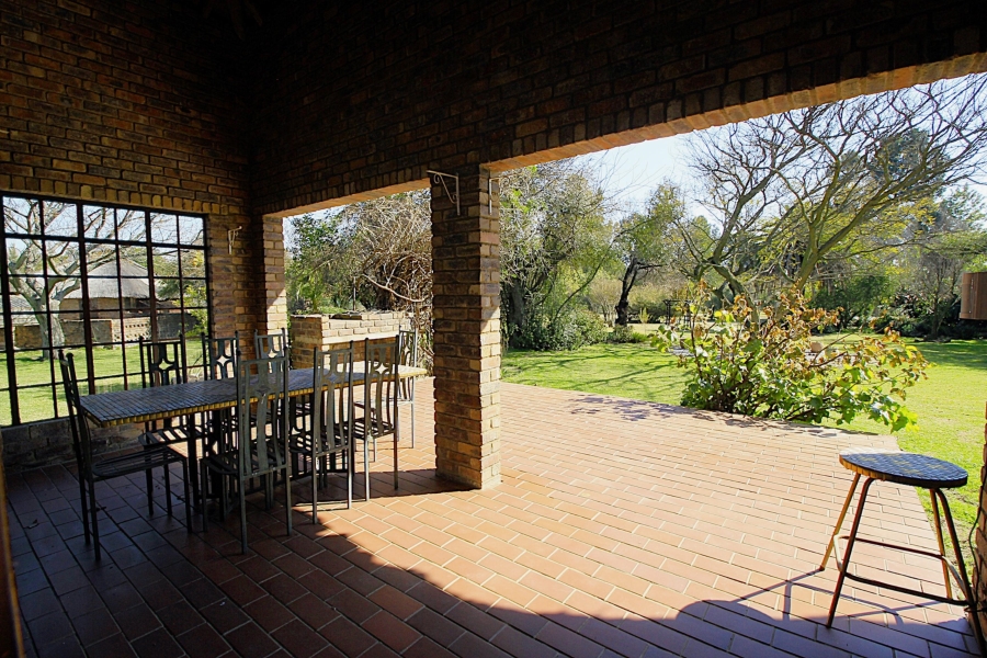 6 Bedroom Property for Sale in Glen Austin Gauteng