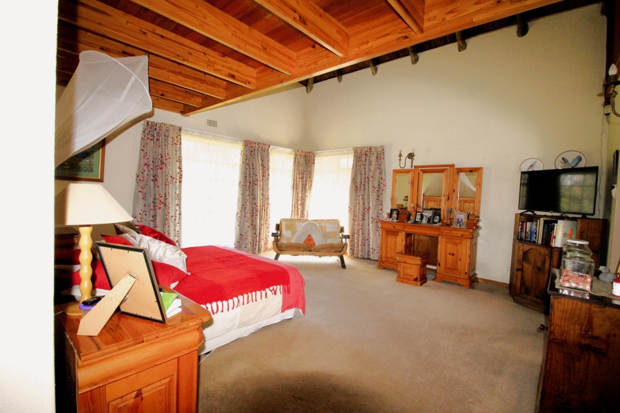6 Bedroom Property for Sale in Glen Austin Gauteng