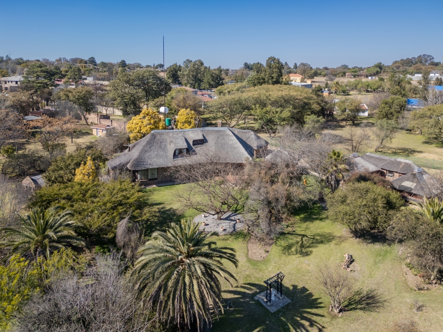 6 Bedroom Property for Sale in Glen Austin Gauteng