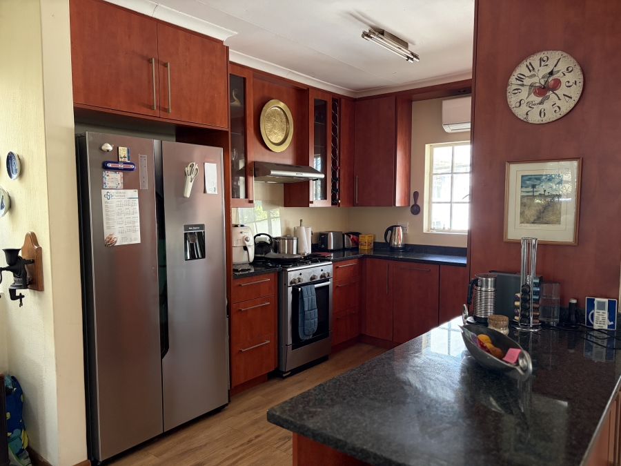2 Bedroom Property for Sale in Magaliessig Gauteng