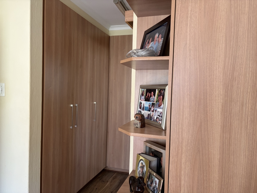 2 Bedroom Property for Sale in Magaliessig Gauteng