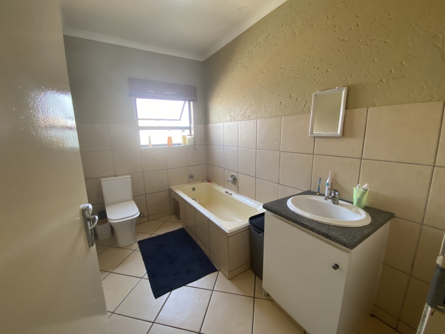 To Let 2 Bedroom Property for Rent in Northgate Gauteng