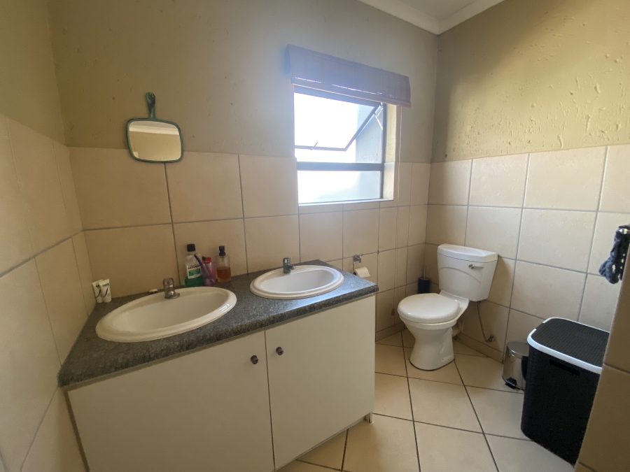 To Let 2 Bedroom Property for Rent in Northgate Gauteng