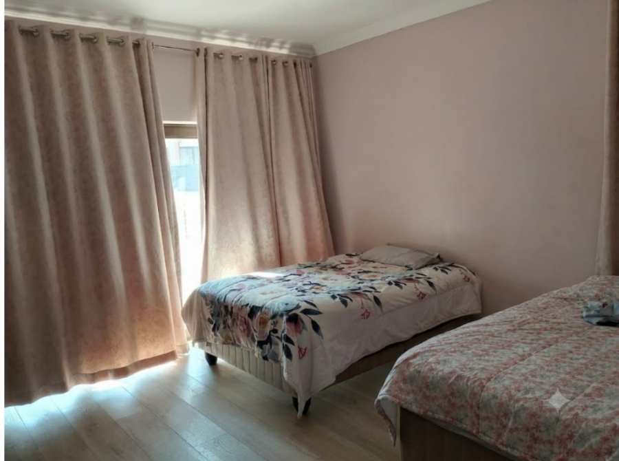 4 Bedroom Property for Sale in Helderwyk Gauteng