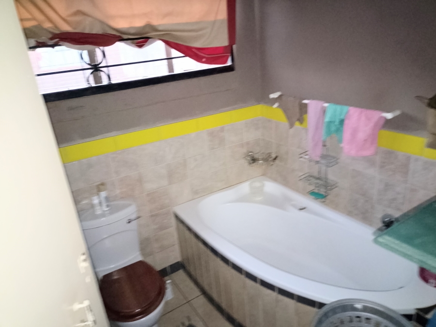 4 Bedroom Property for Sale in Mamelodi East Gauteng