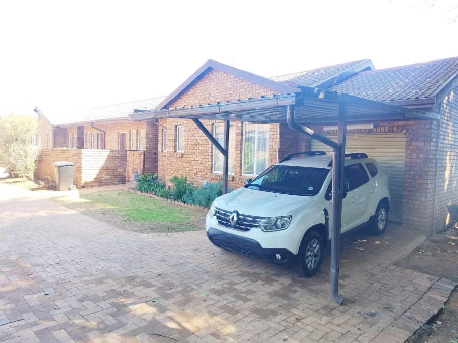 3 Bedroom Property for Sale in Birchleigh North Gauteng