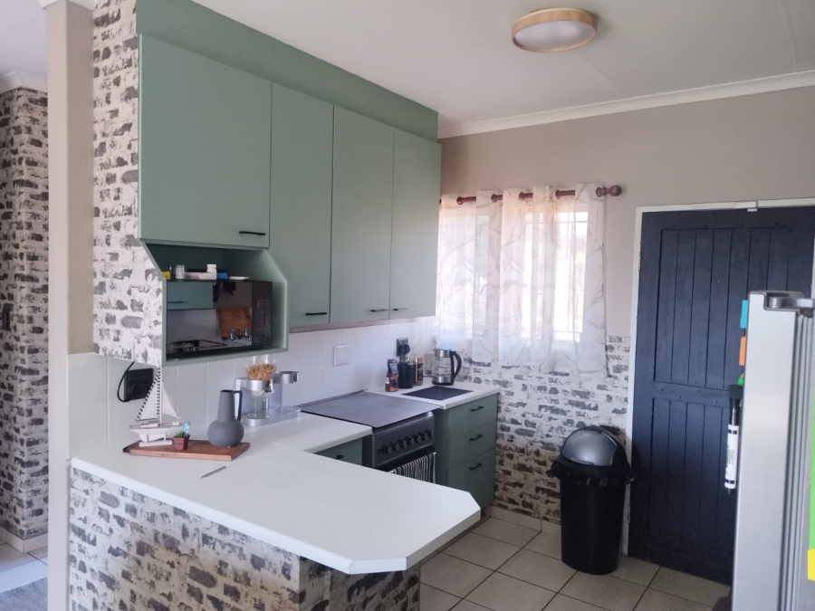 3 Bedroom Property for Sale in Birchleigh North Gauteng