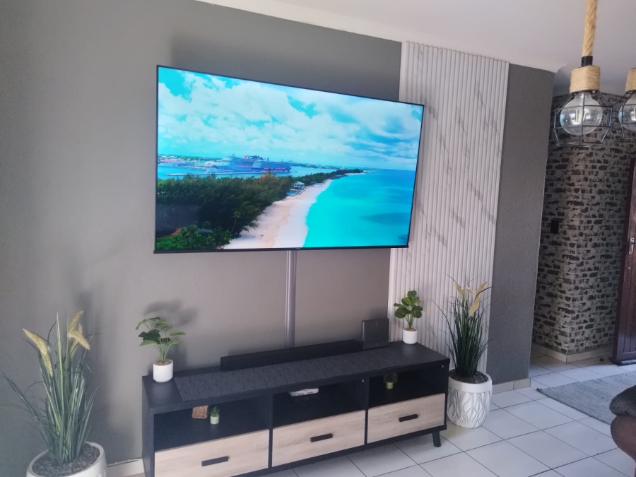 3 Bedroom Property for Sale in Birchleigh North Gauteng