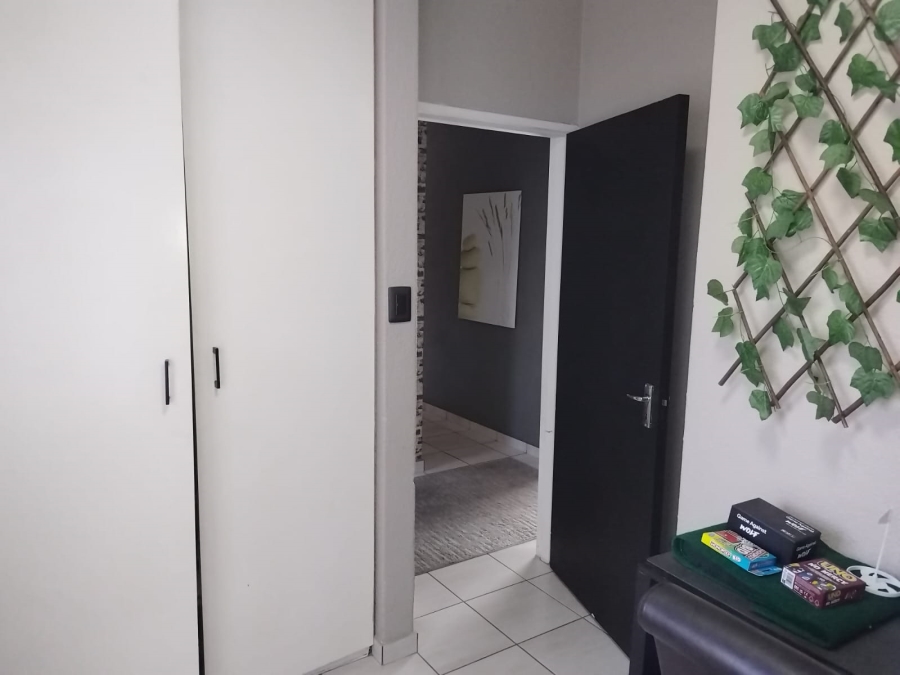 3 Bedroom Property for Sale in Birchleigh North Gauteng