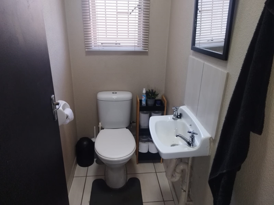 3 Bedroom Property for Sale in Birchleigh North Gauteng