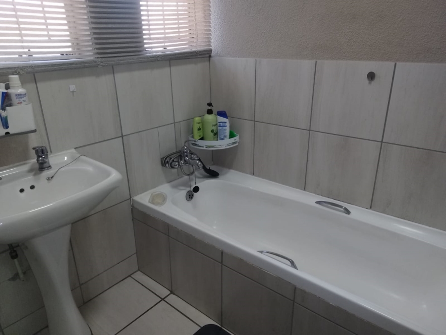 3 Bedroom Property for Sale in Birchleigh North Gauteng