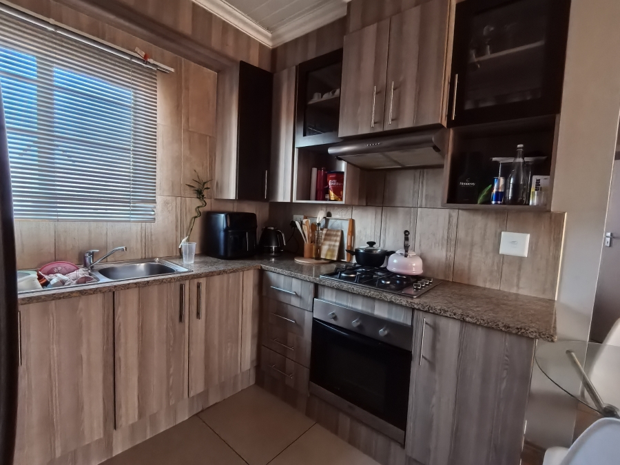 2 Bedroom Property for Sale in Andeon Gauteng