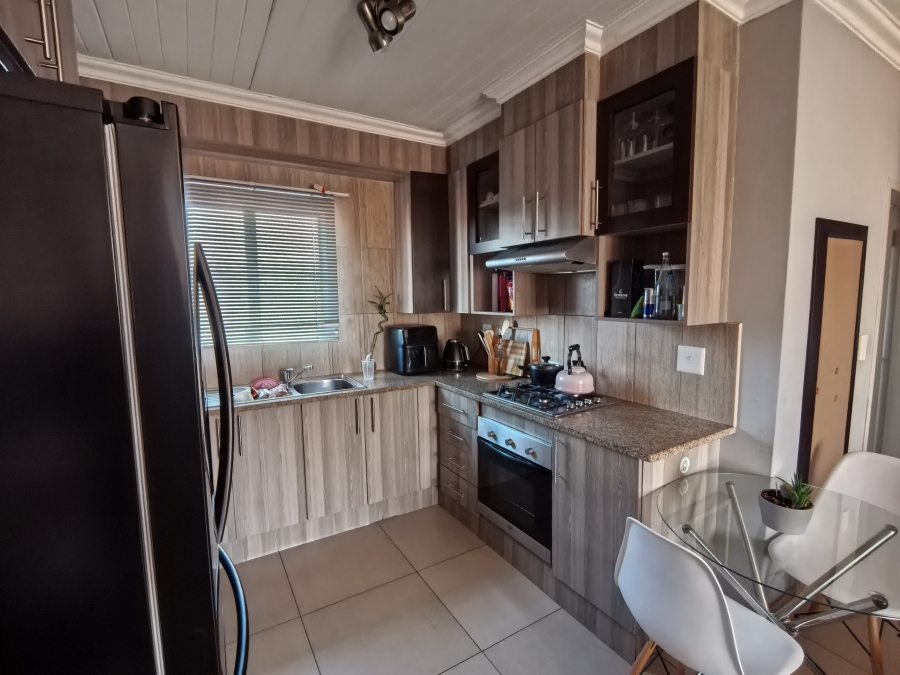 2 Bedroom Property for Sale in Andeon Gauteng