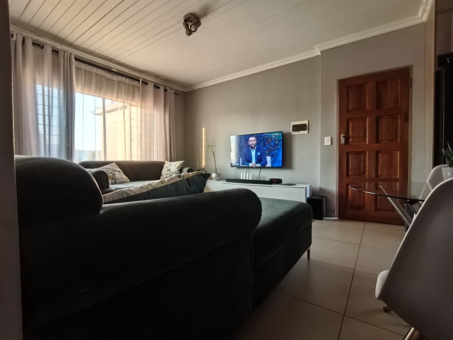 2 Bedroom Property for Sale in Andeon Gauteng