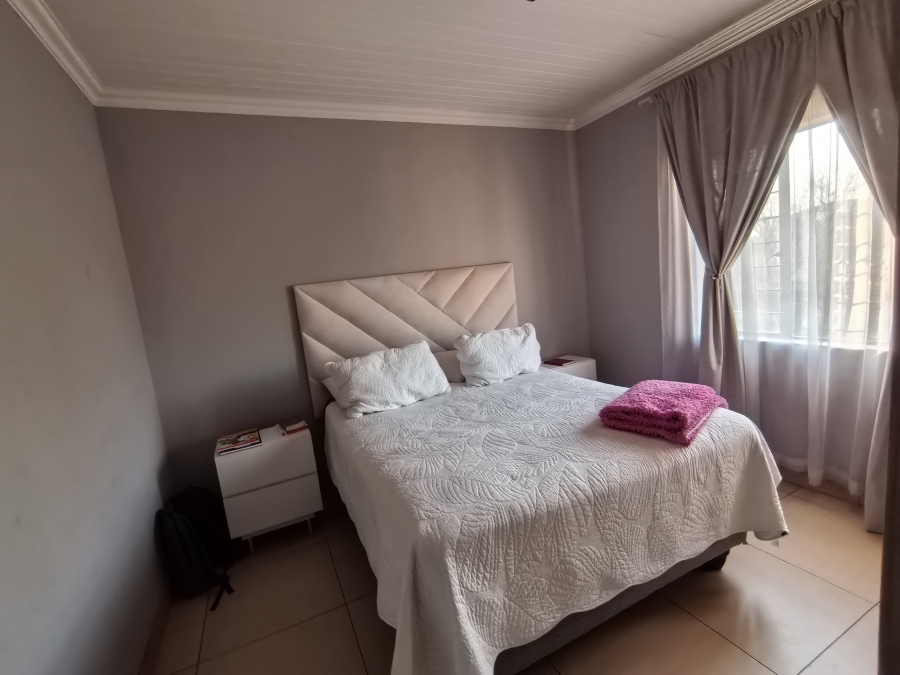 2 Bedroom Property for Sale in Andeon Gauteng