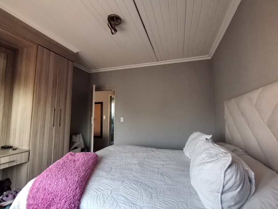 2 Bedroom Property for Sale in Andeon Gauteng