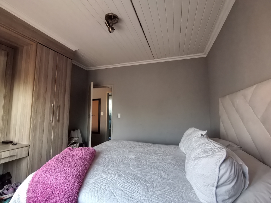 2 Bedroom Property for Sale in Andeon Gauteng