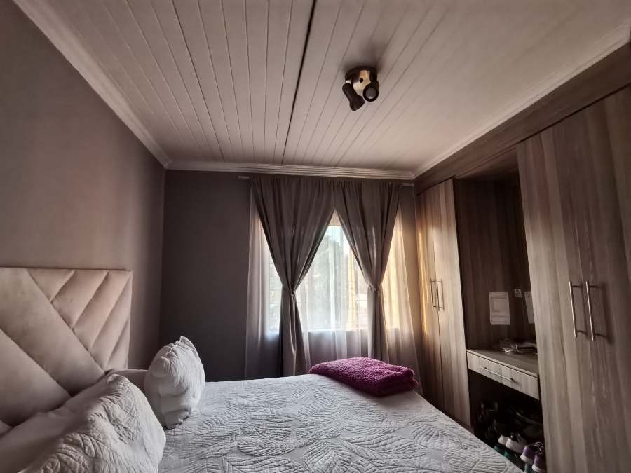 2 Bedroom Property for Sale in Andeon Gauteng